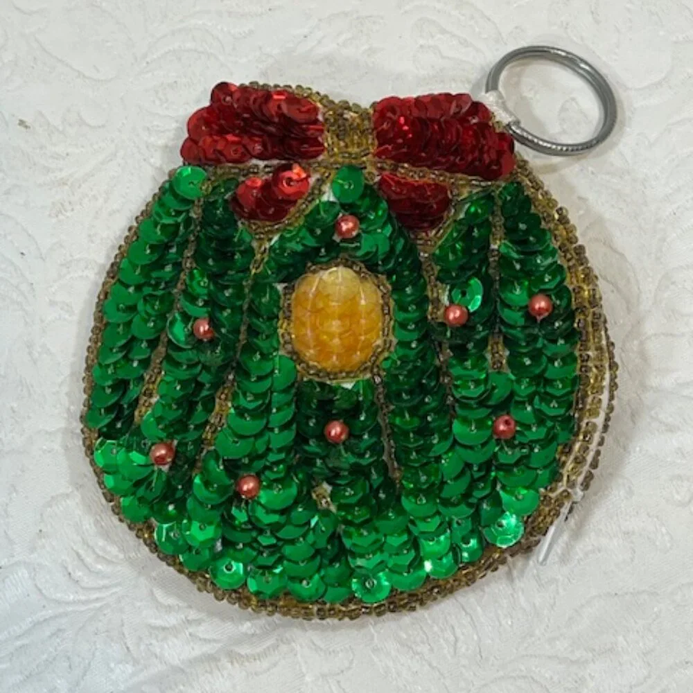 VTG Christmas Wreath Sequined Beaded Zip Change Coin Key Chain Purse Pouch 3.5